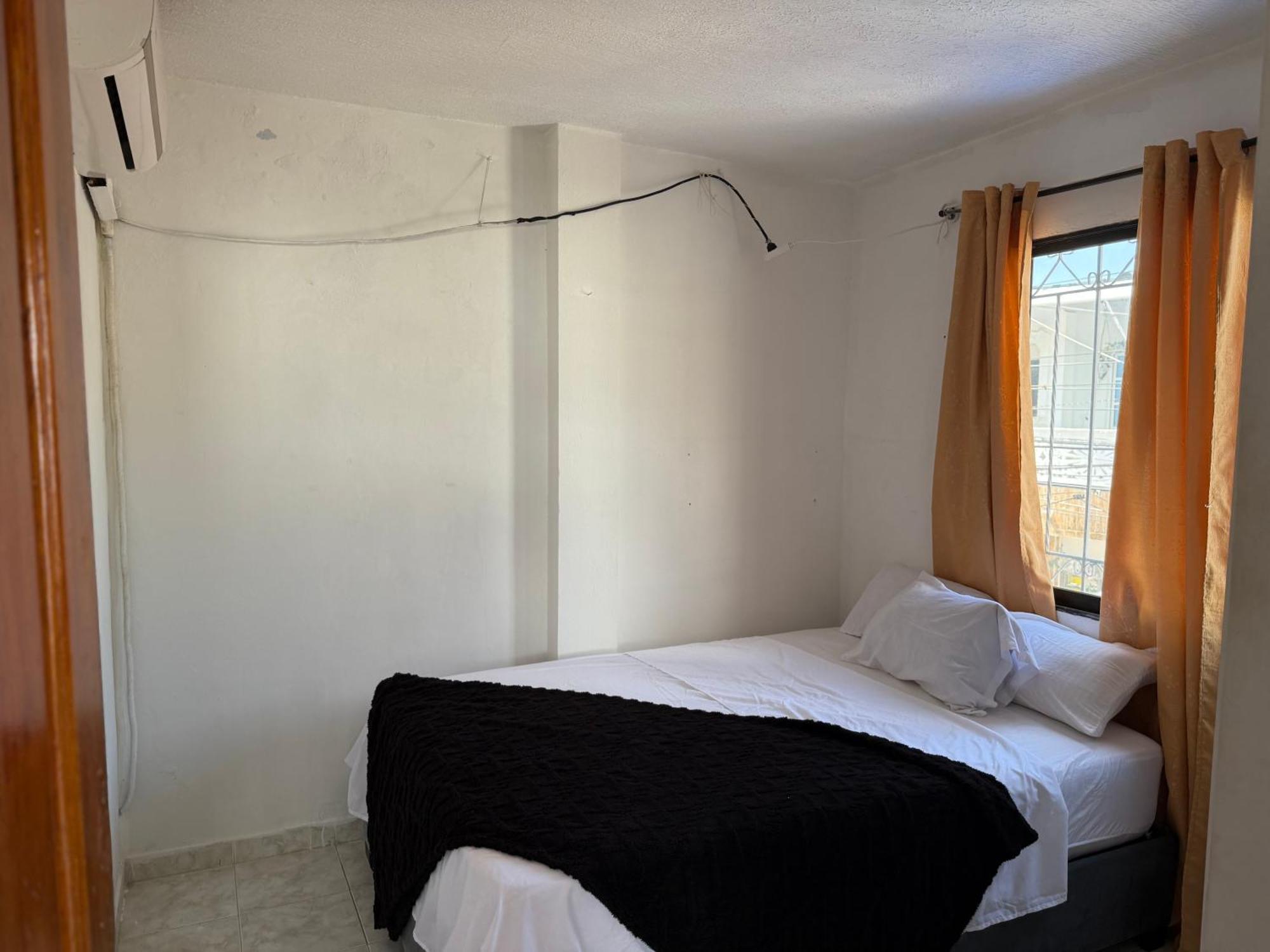 Emperatriz I Guest house *