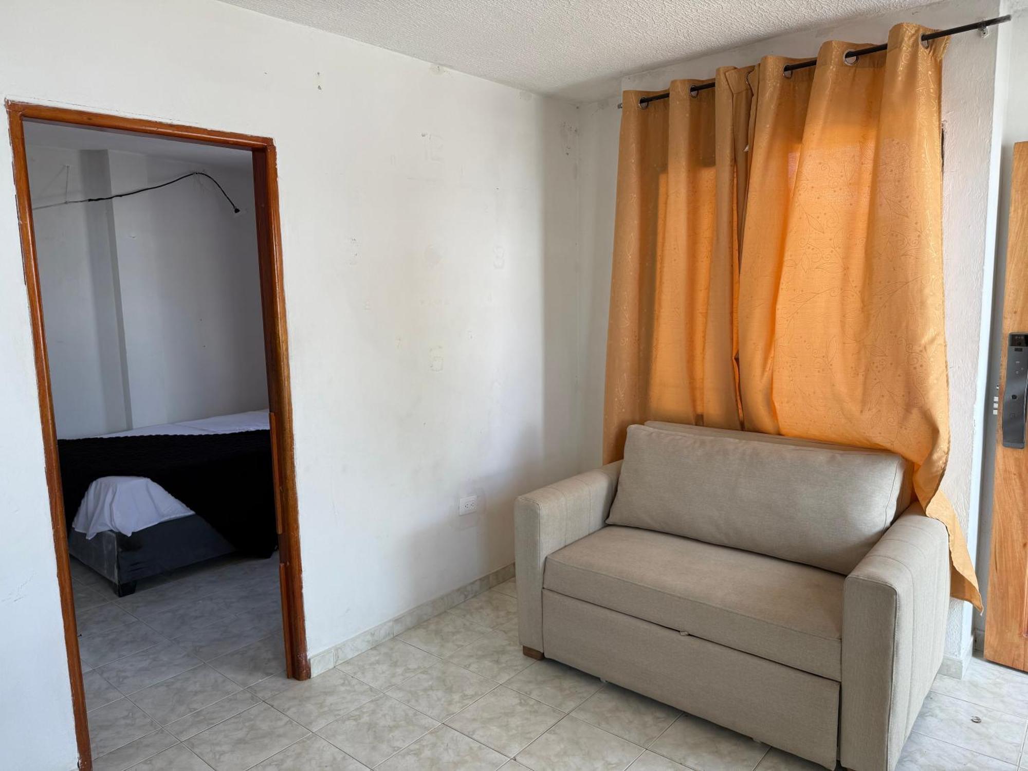 Emperatriz I Guest house *