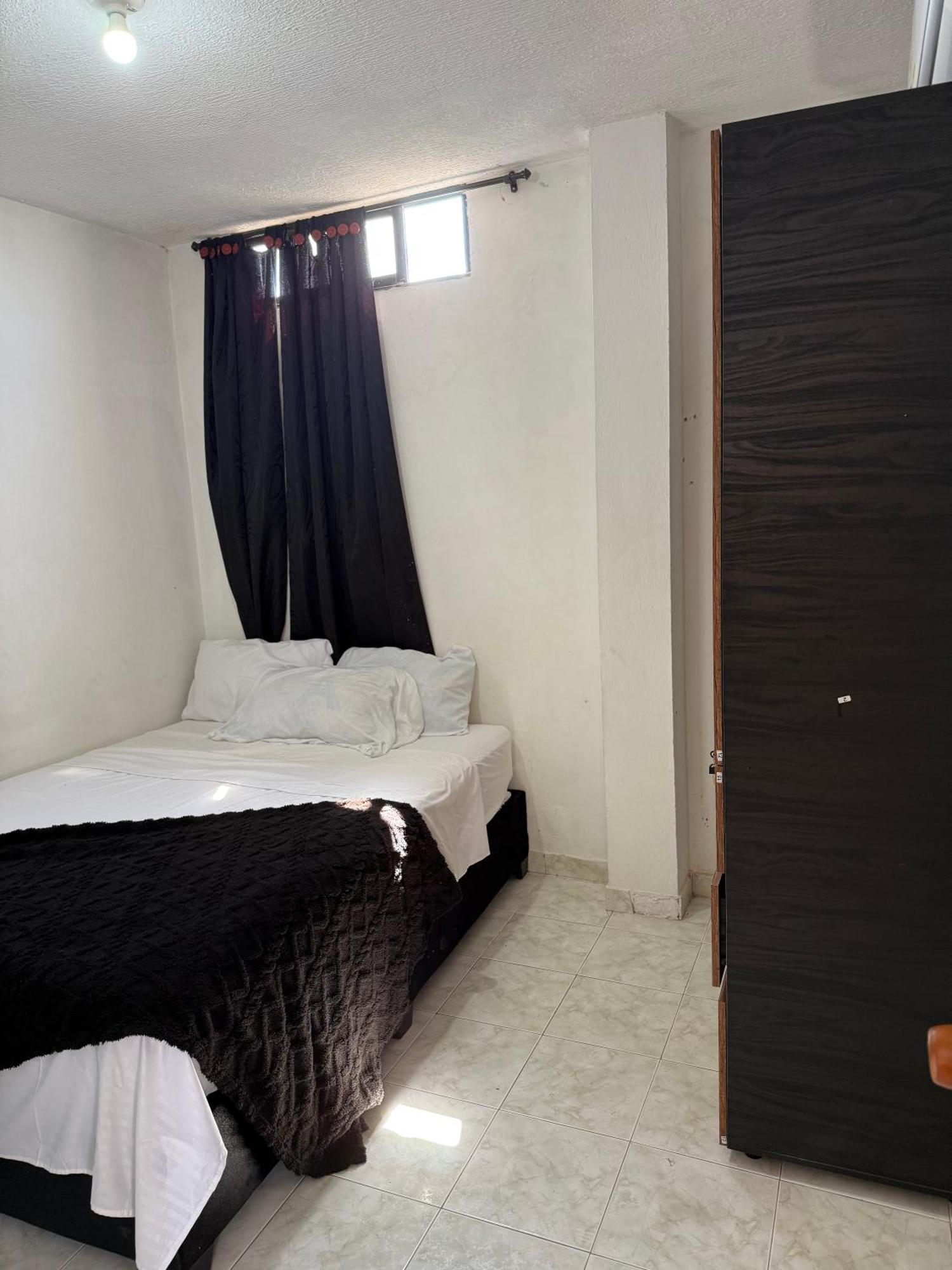 Emperatriz I Guest house *